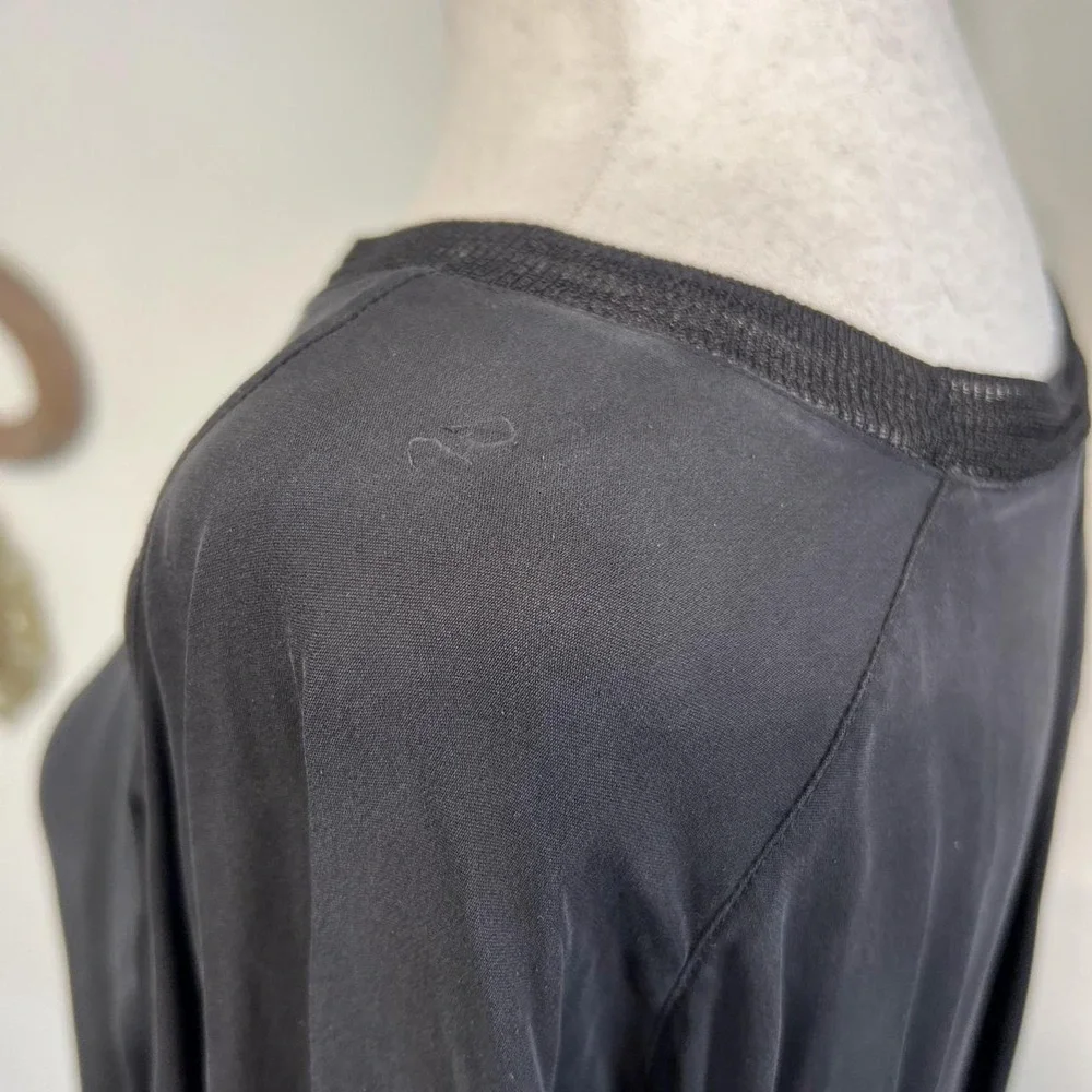 Vince Black Silk Long Sleeve Top Blouse Round Neck Size L